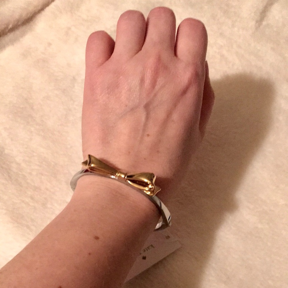 kate spade♠️ Large Bow Silver/Gold Hinge Bangle - Picture 6 of 8